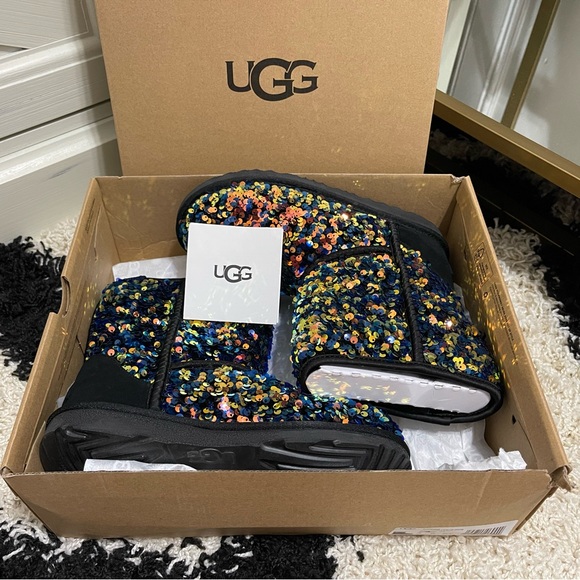 NIB Women’s Size 6 (European Size 36) UGG Classic Mini Sequin In Medallion Blue - Picture 14 of 15